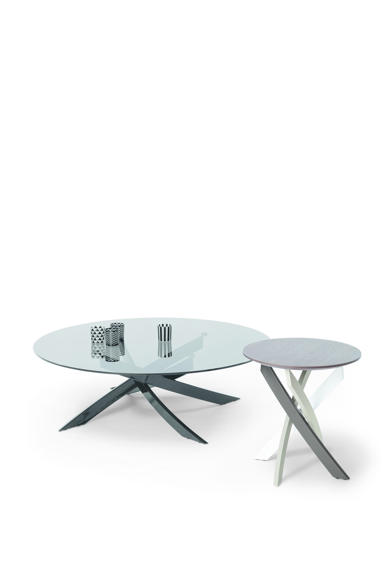 Round Artistico coffee table with glass top by bontempi