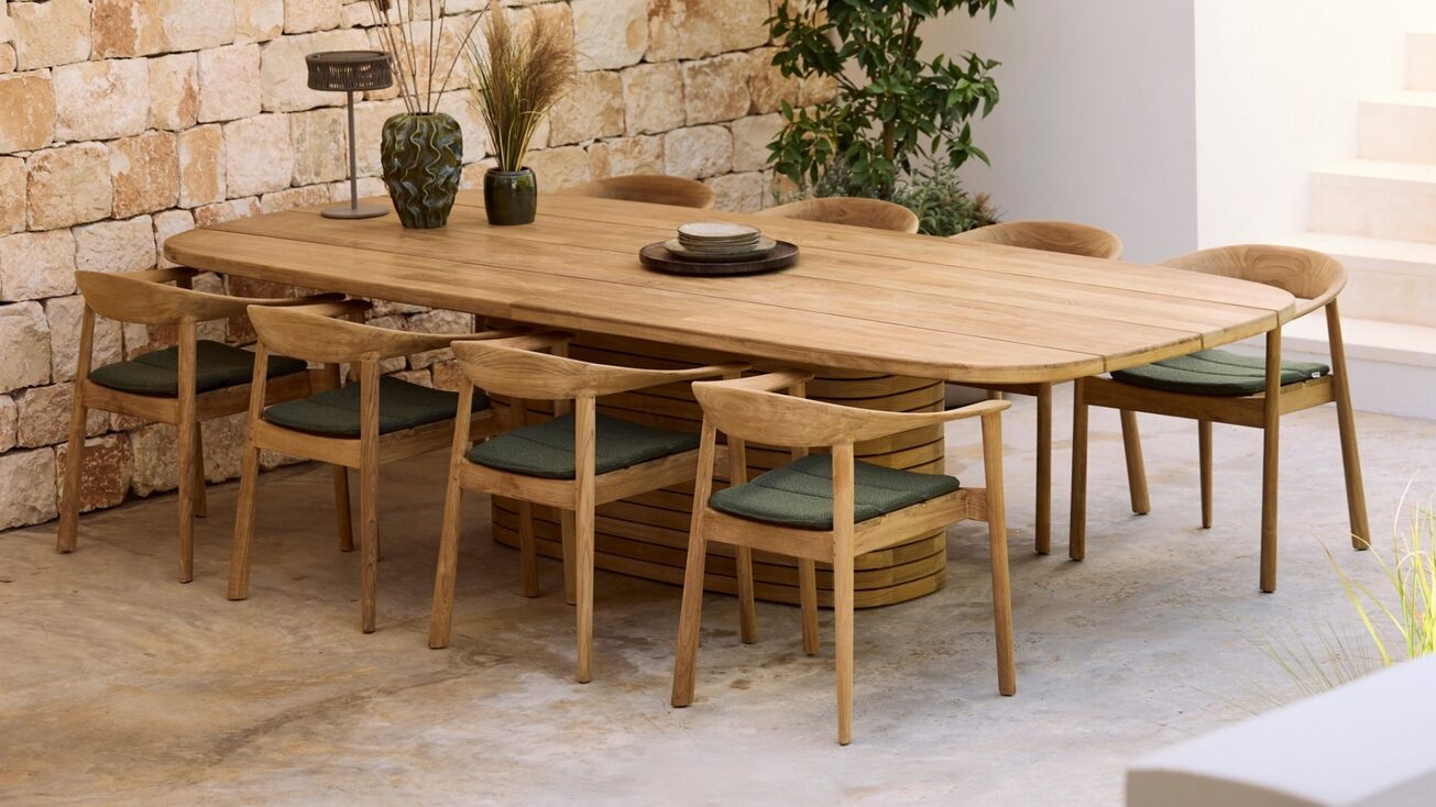 Mellow Oval Dining Table | Outdoor Dining Tables | Space Modern