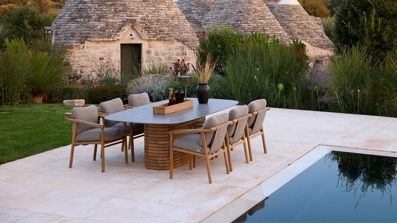 Mellow Oval Dining Table | Outdoor Dining Tables | Space Modern