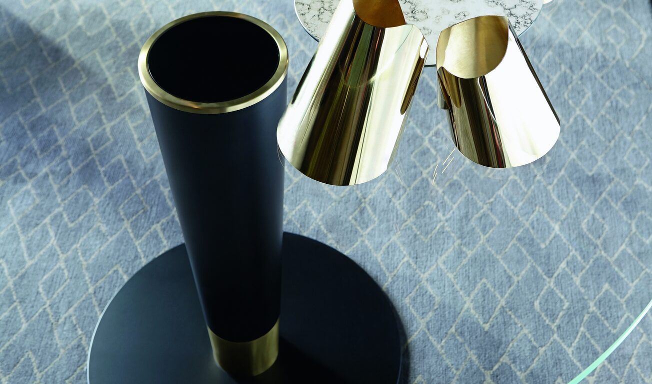 Modern glass dining table by Gallotti & Radice